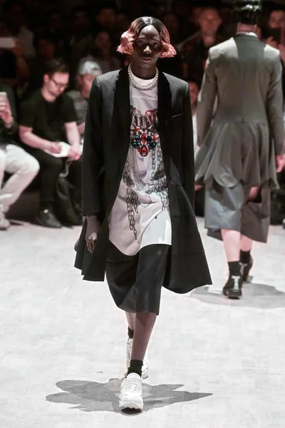 Look 3